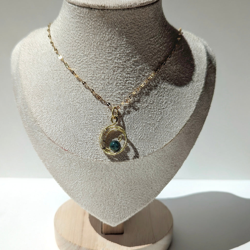 Handmade Indian Agate Pendant Necklace – Brass Wire Wrapped Boho Gemstone Pendant with Adjustable Gold Stainless Steel Chain
