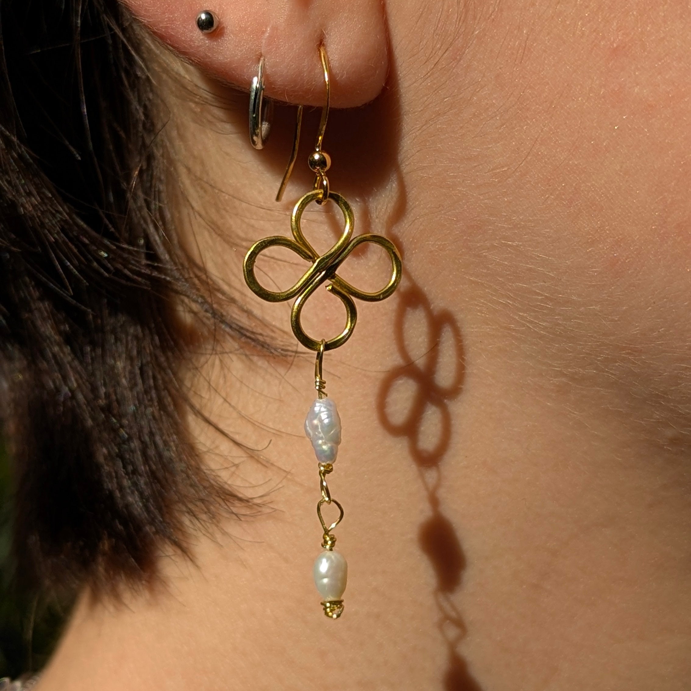 Handmade Pearl Drop Earrings 'Linda' – Wire Flower Earrings with Freshwater Pearl Dangle Chain | Boho One of a Kind Jewelry
