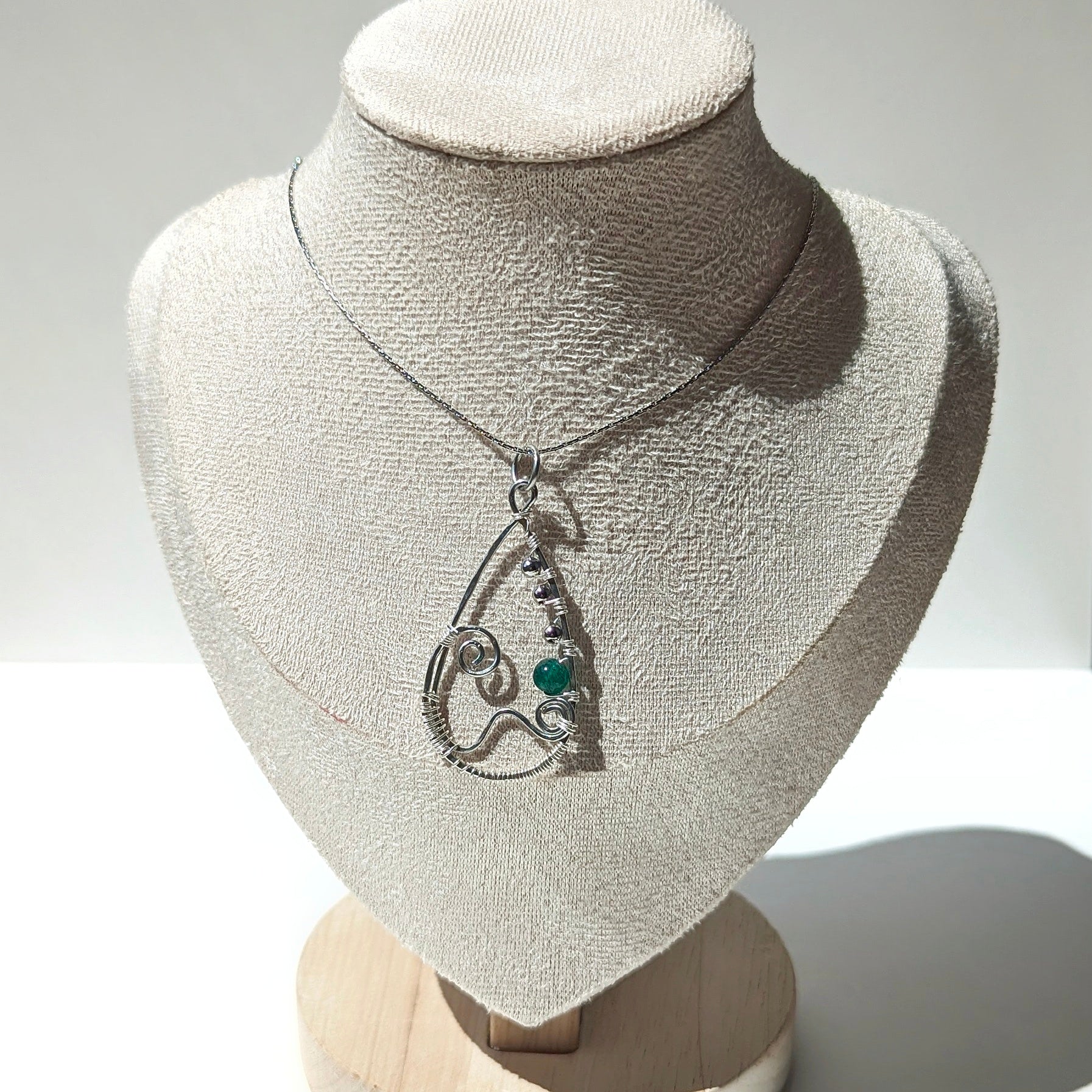 Handmade Green Aventurine Statement Pendant – Silver Wire Wrapped Drop Necklace with Organic Swirl Details | Adjustable Stainless Steel Chain